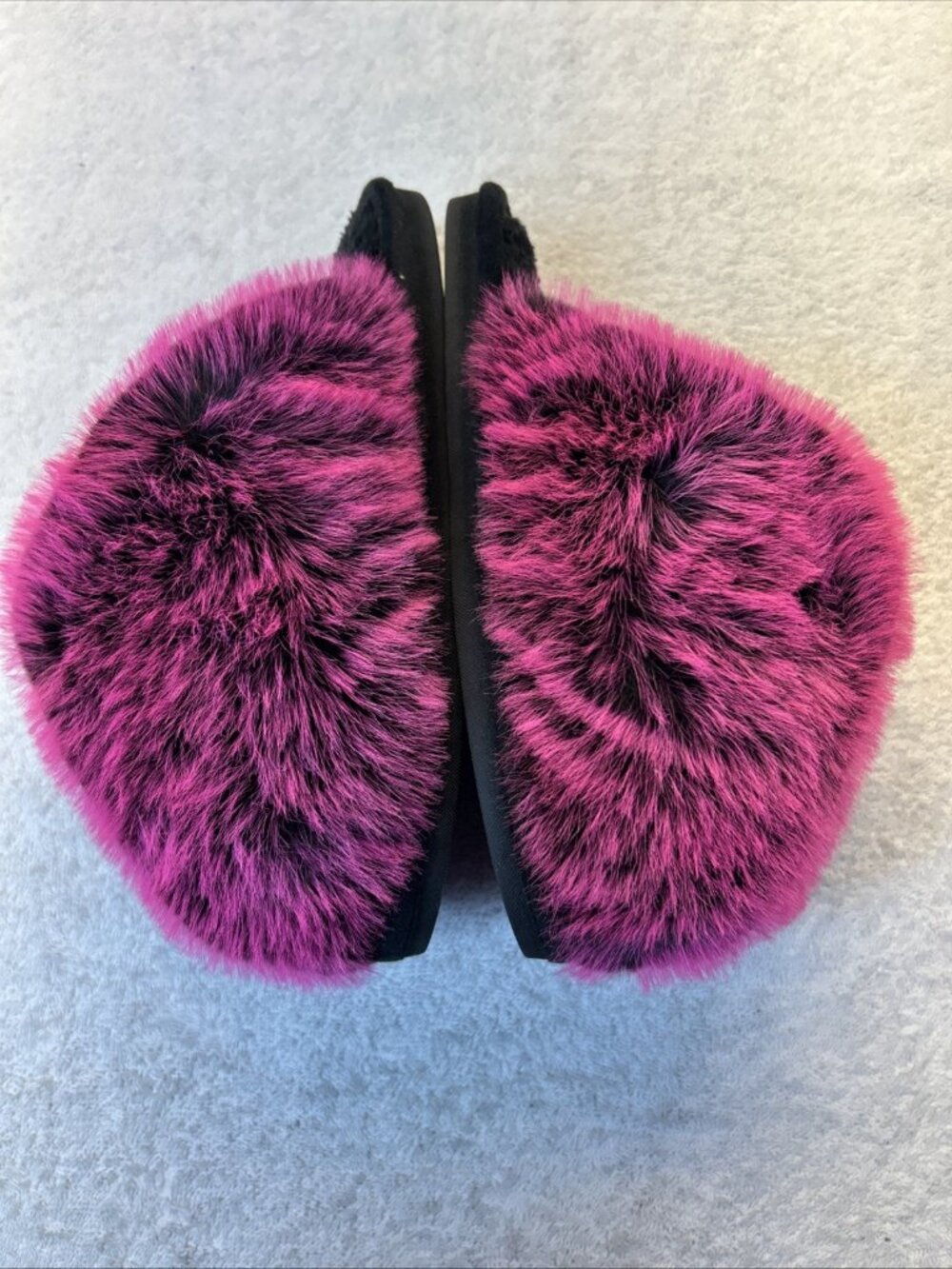 Steve Madden Poof Slippers Fuchsia/Black Fuzzy Slippers Women Sz 9 New in Box - Picture 2 of 5